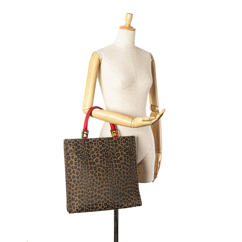 Fendi Leopard Print Canvas Tote (SHG-dcrZfo)