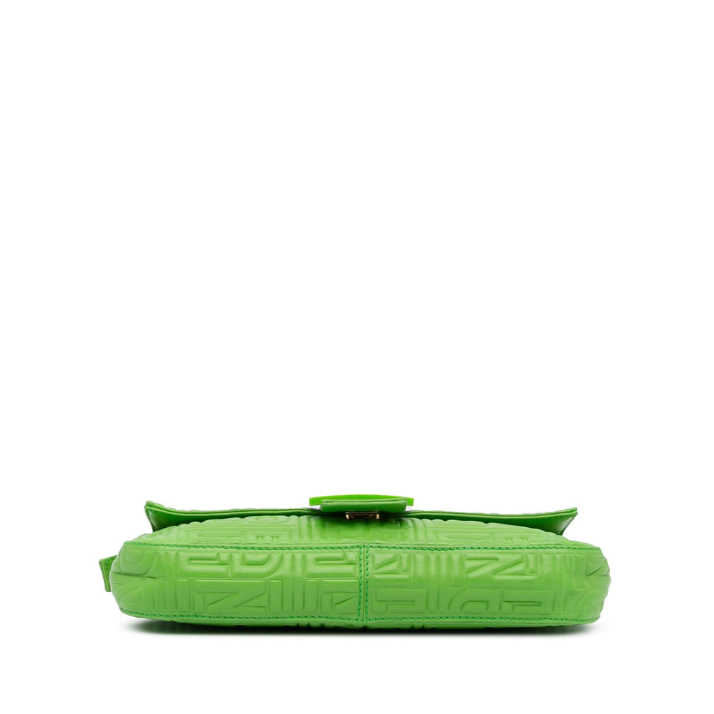 Fendi Logo Embossed Baguette (SHG-DkmKFV)