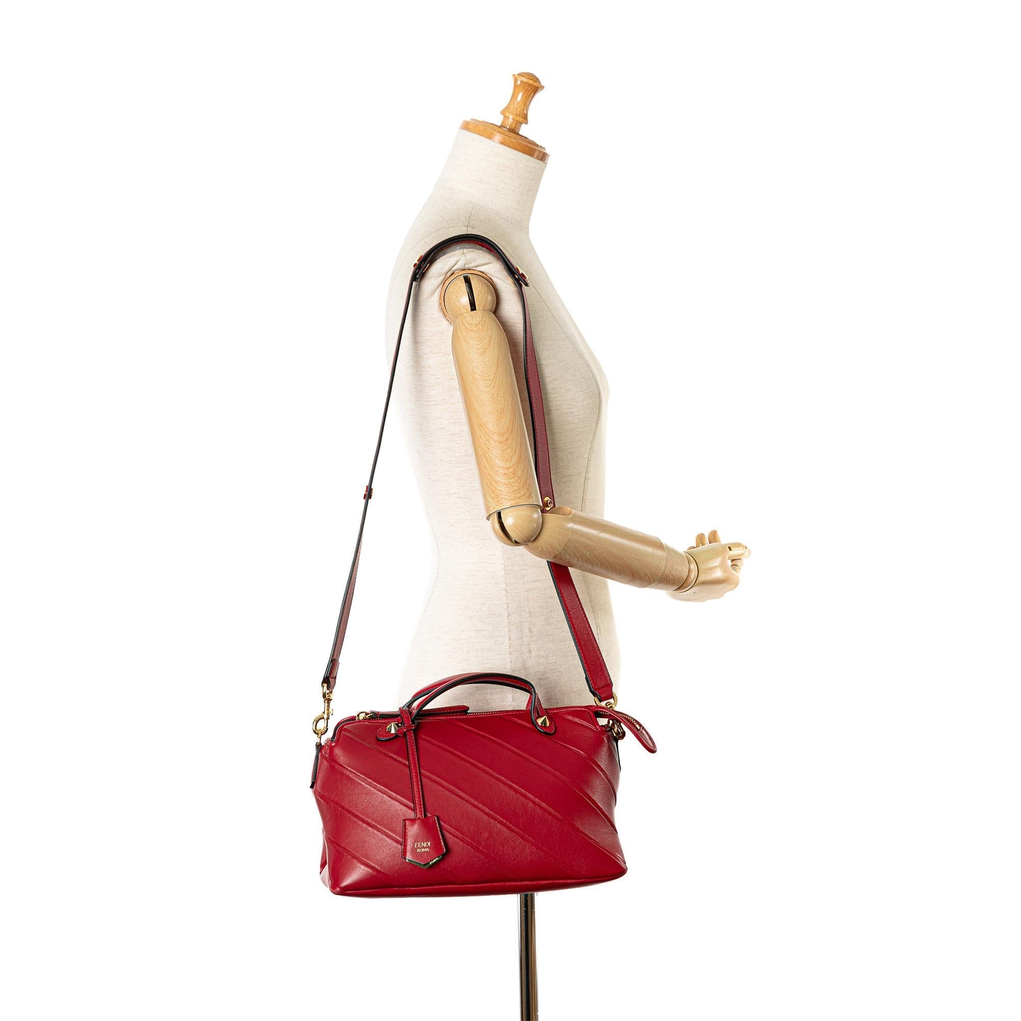 Fendi Medium Diagonal Embossed Leather By The Way (SHG-qvHDEF)