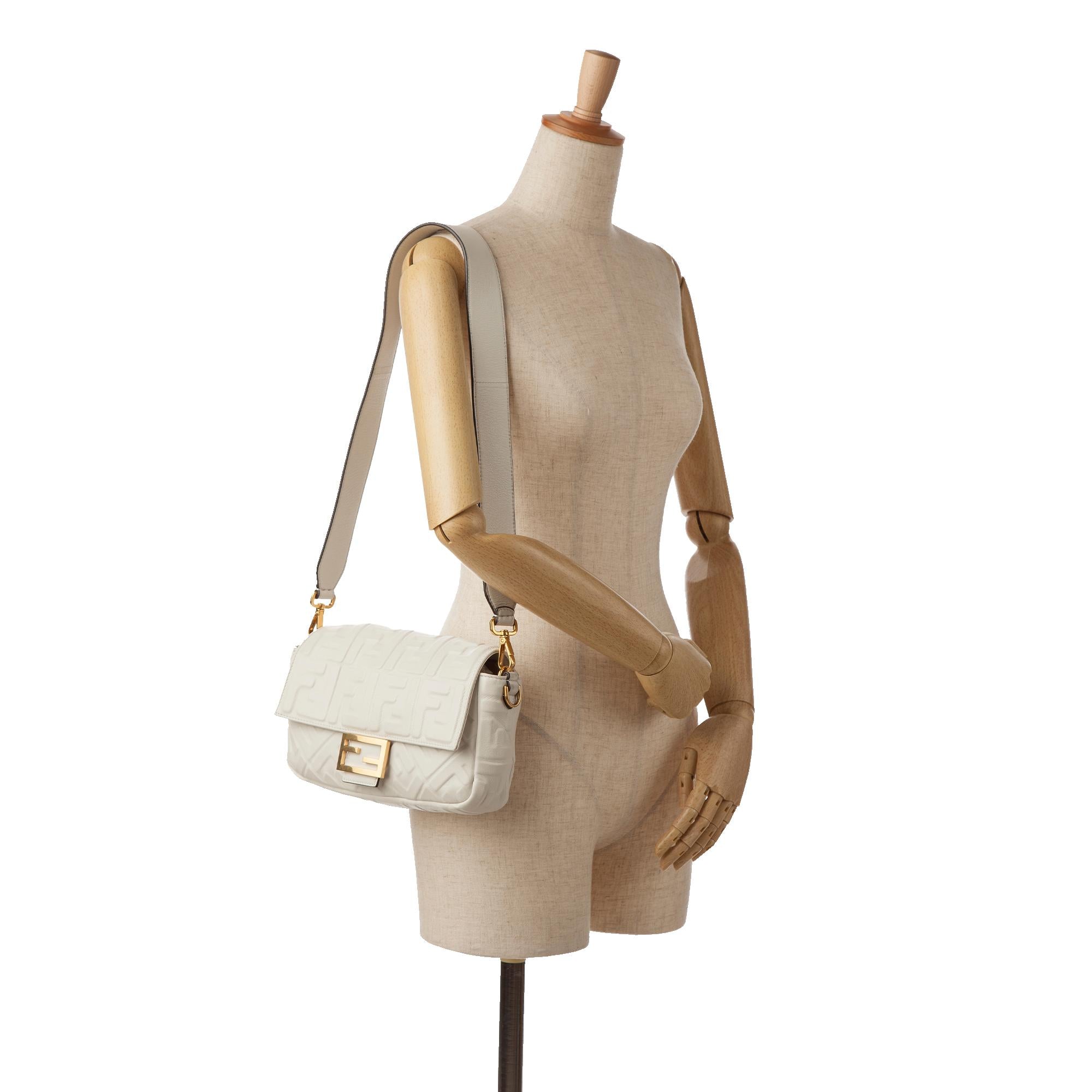 Fendi Medium Embossed FF Baguette (SHG-DinKAf)