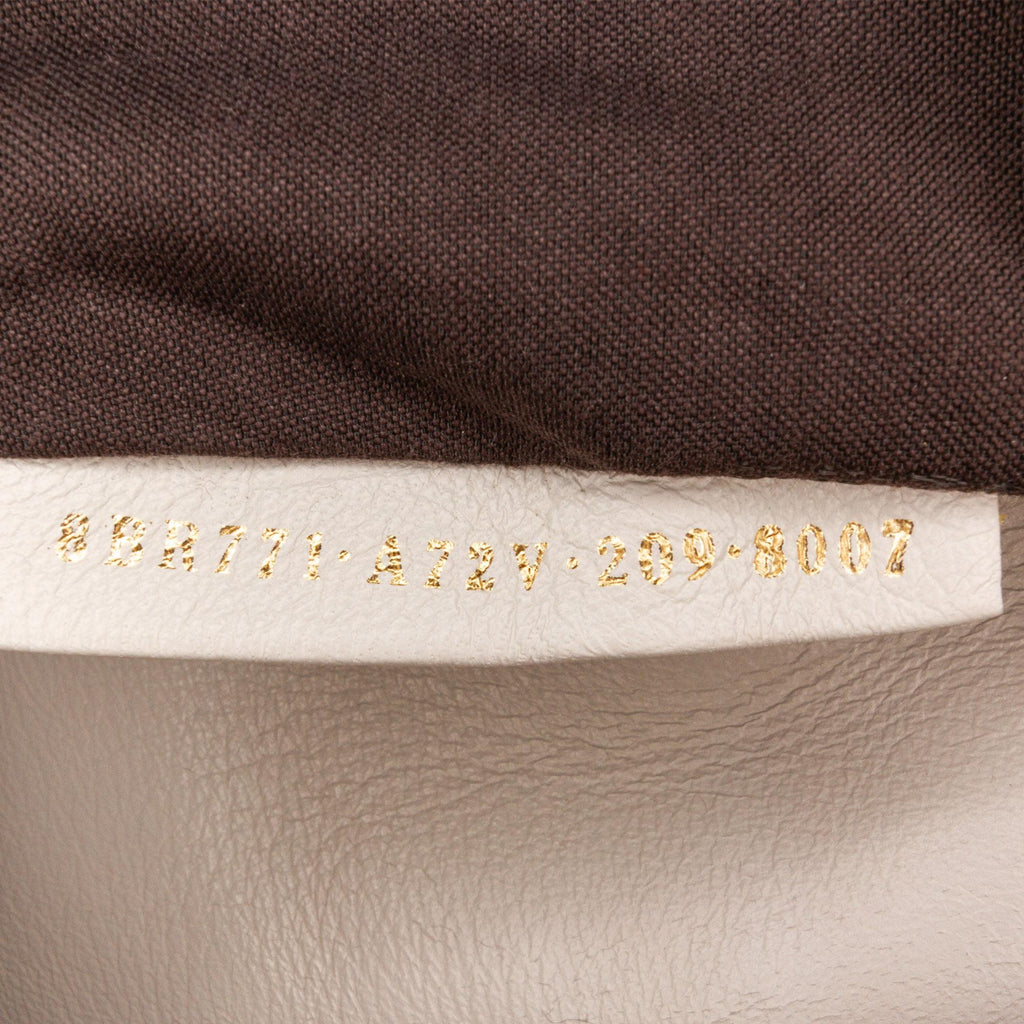 Fendi Medium Embossed FF Baguette (SHG-FQLmEP)