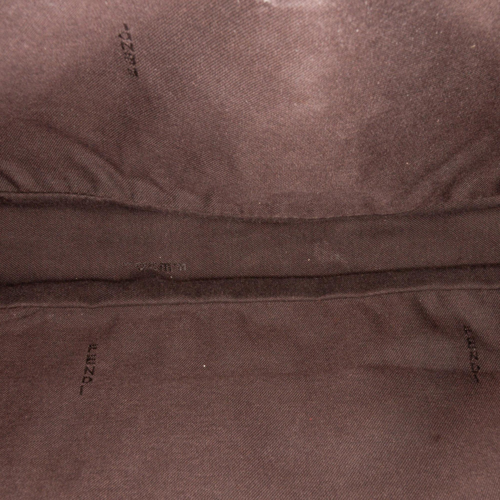Fendi Medium Embossed FF Baguette (SHG-FQLmEP)