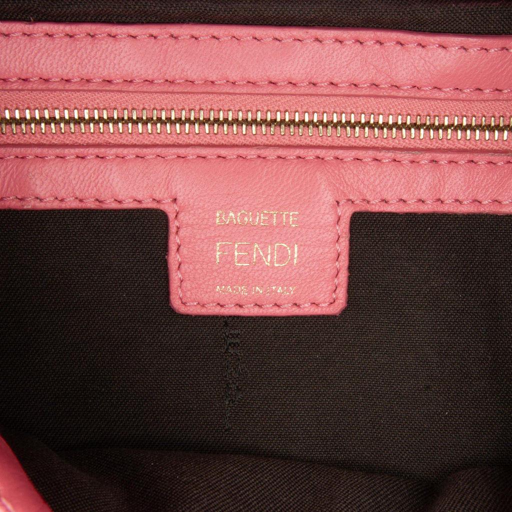 Fendi Medium Embossed FF Baguette (SHG-l1qzmb)