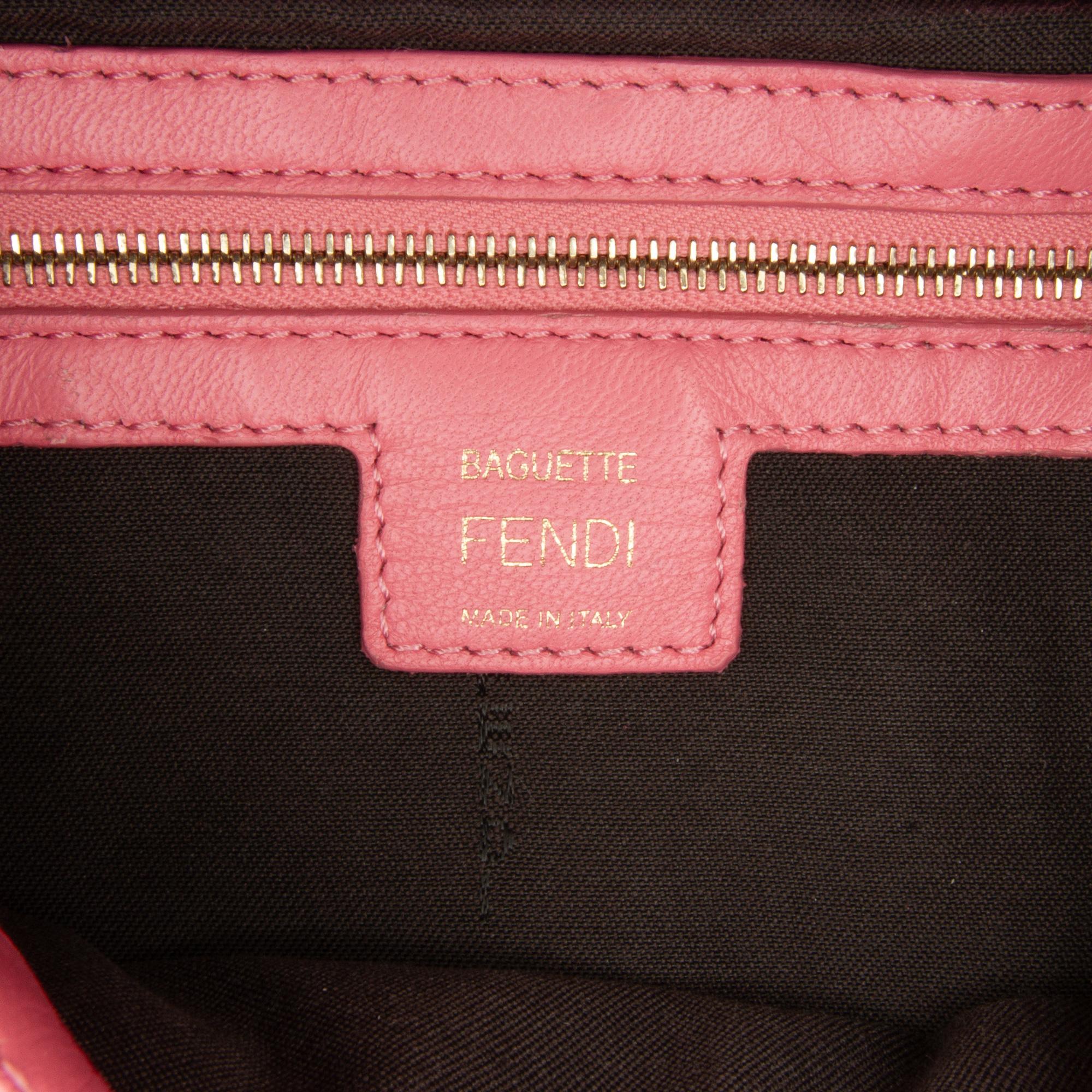 Fendi Medium Embossed FF Baguette (SHG-l1qzmb)