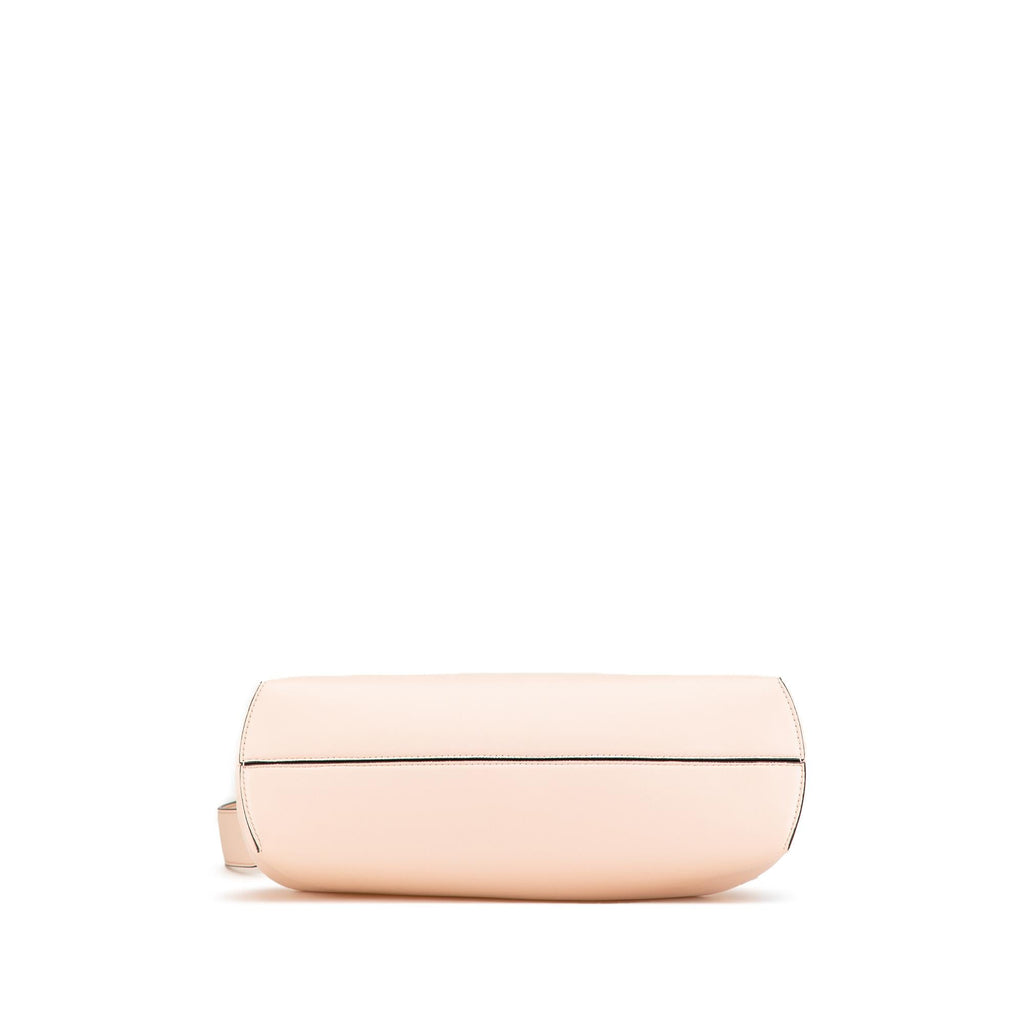 Fendi Medium Leather Fendi First Shoulder Bag (SHG-cgKPqu)