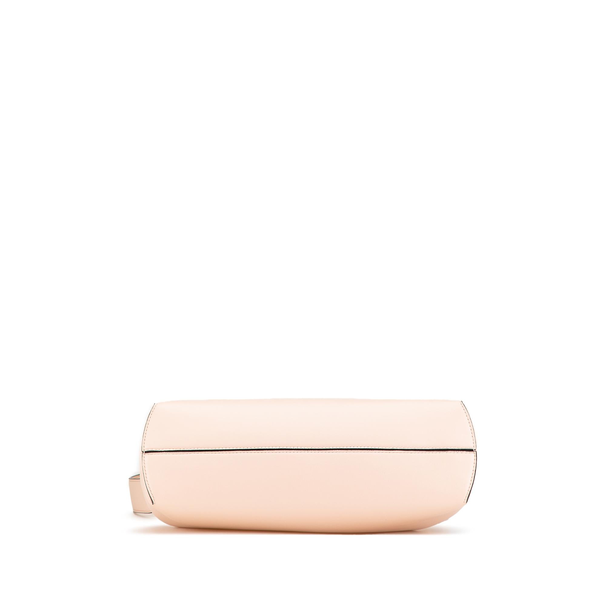 Fendi Medium Leather Fendi First Shoulder Bag (SHG-cgKPqu)