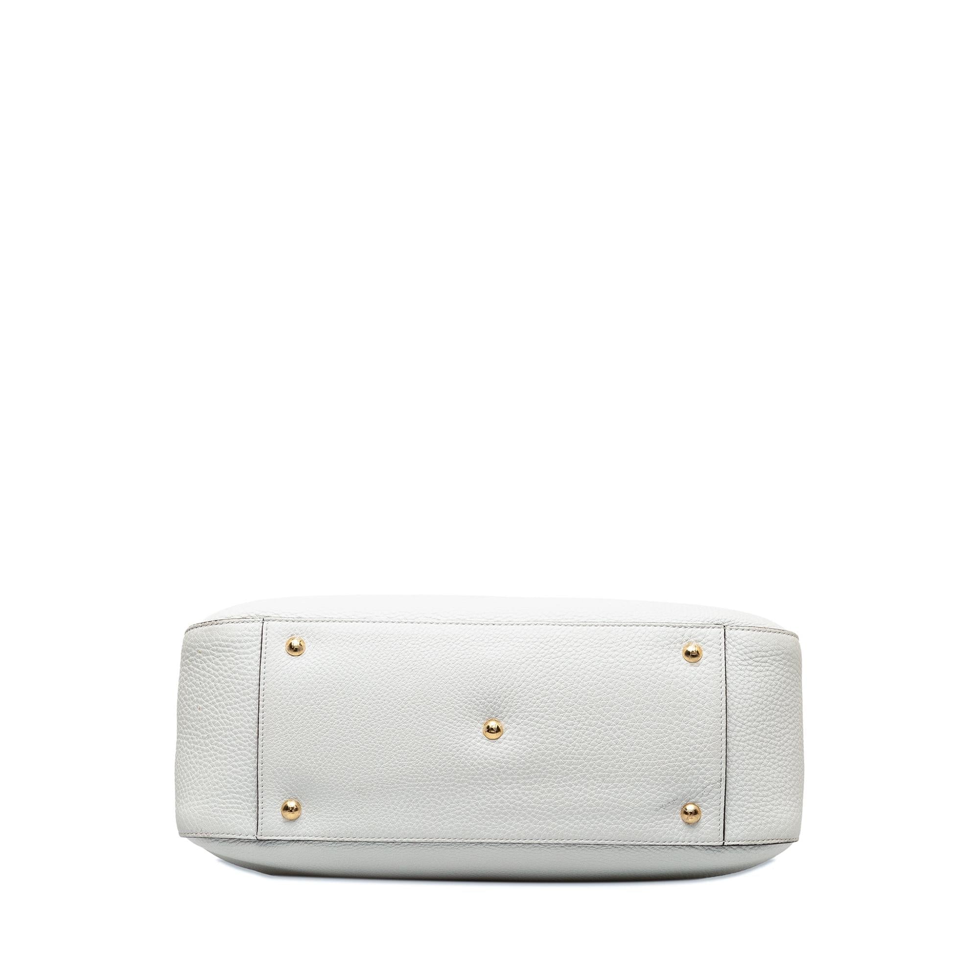 Fendi Medium Selleria FF Tote (SHG-Kc5WOX)