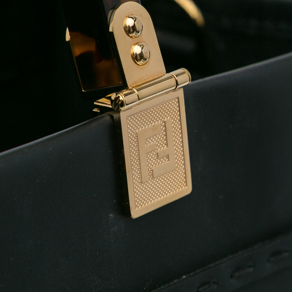 Fendi Medium Sunshine Shopper Tote (SHG-tooEeO)