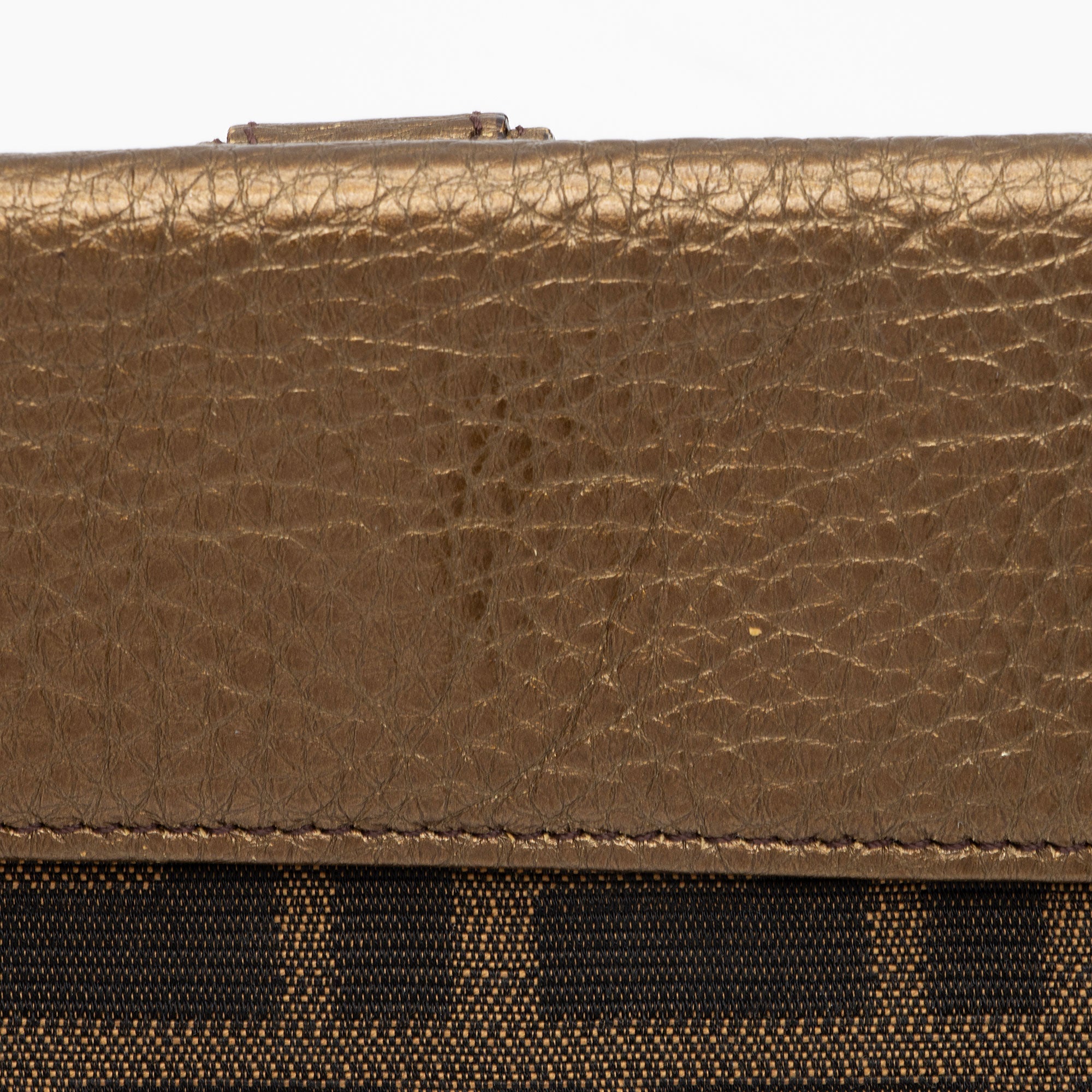 Fendi Metallic Zucca Compact Wallet (SHF-JIlxwg)