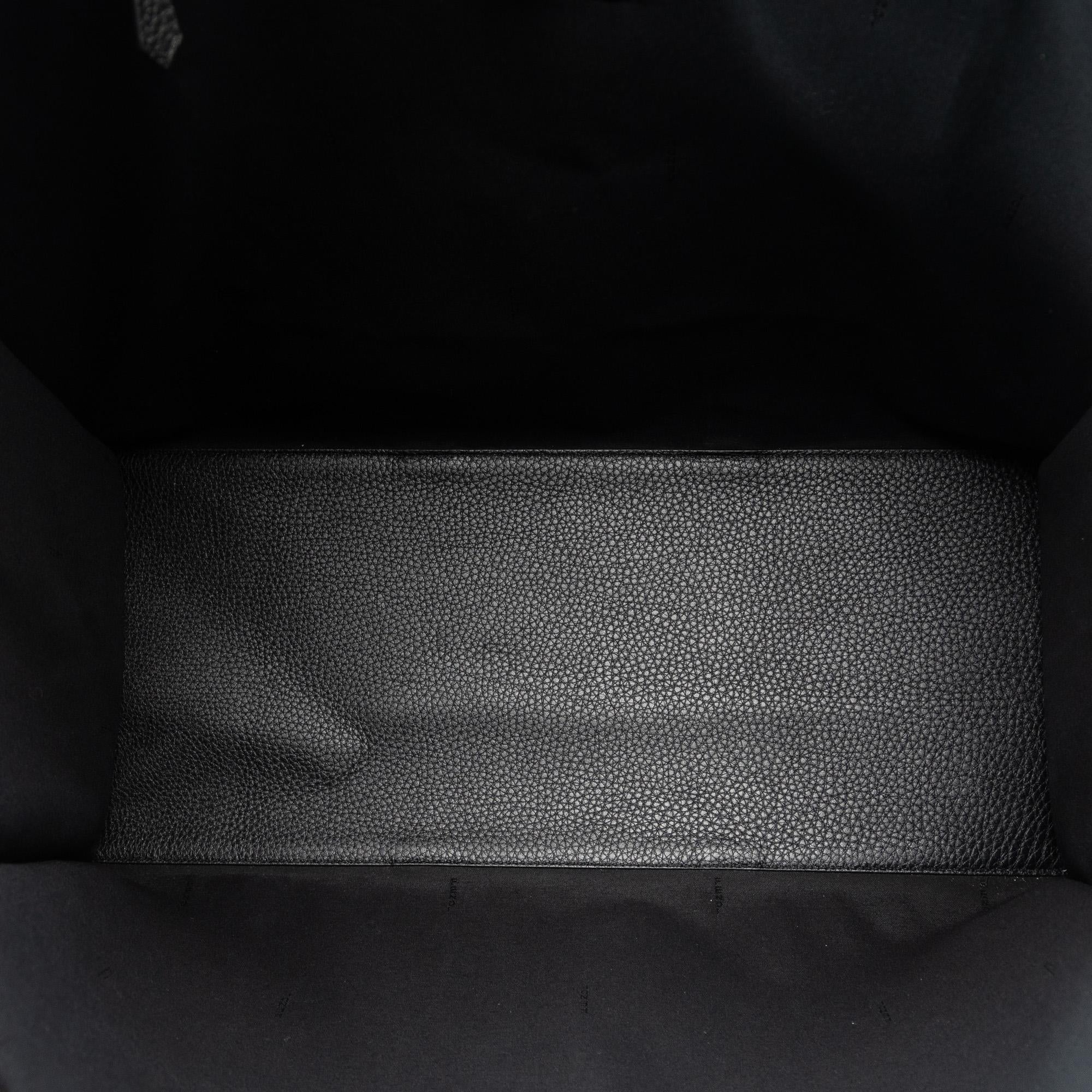 Fendi Metallic Zucca Karligraphy Tote (SHG-mXbml9)