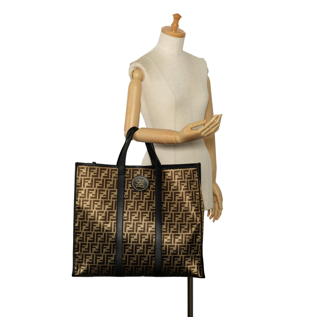 Fendi Metallic Zucca Karligraphy Tote (SHG-mXbml9)