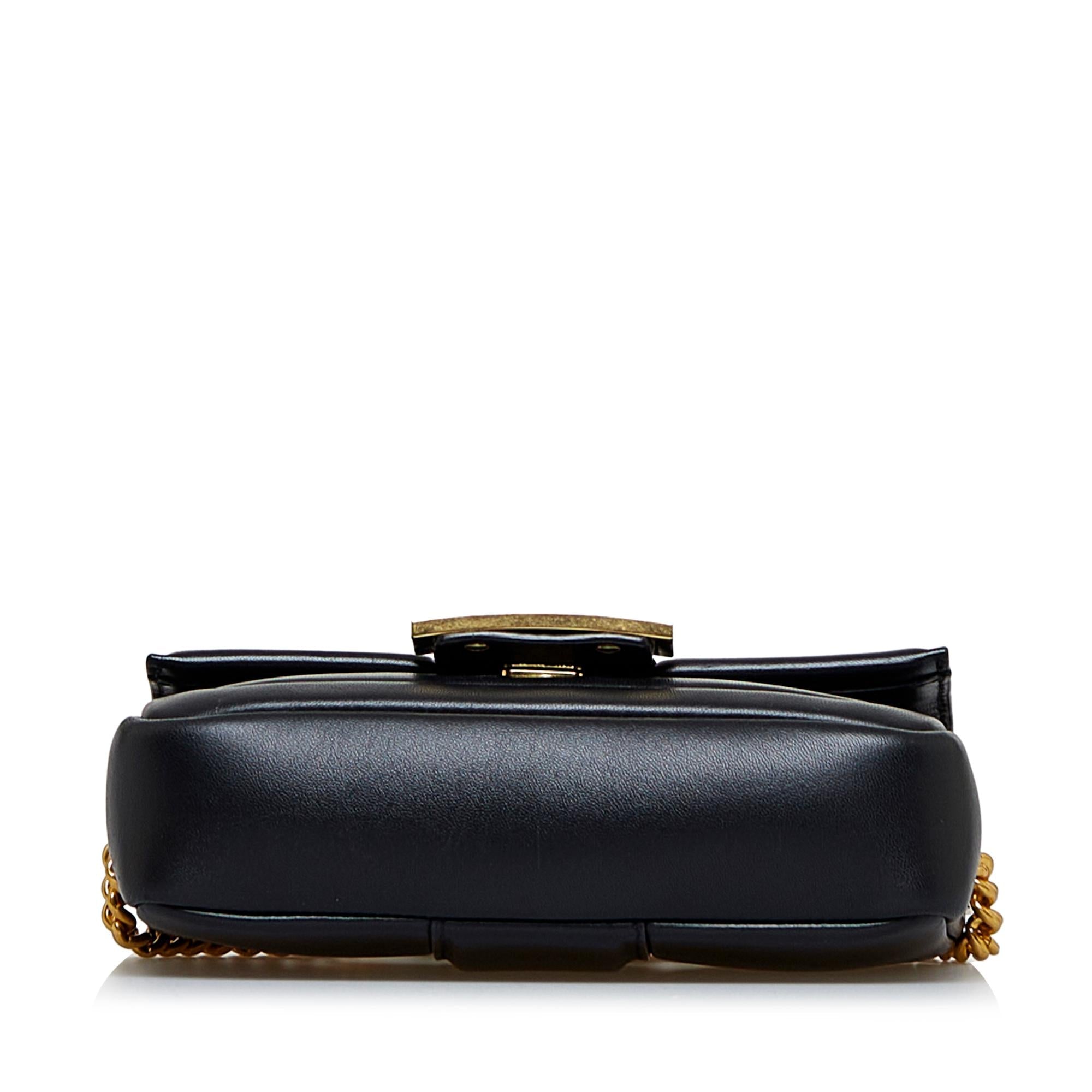 Fendi Mini Baguette Chain Bag (SHG-oIRSHU)