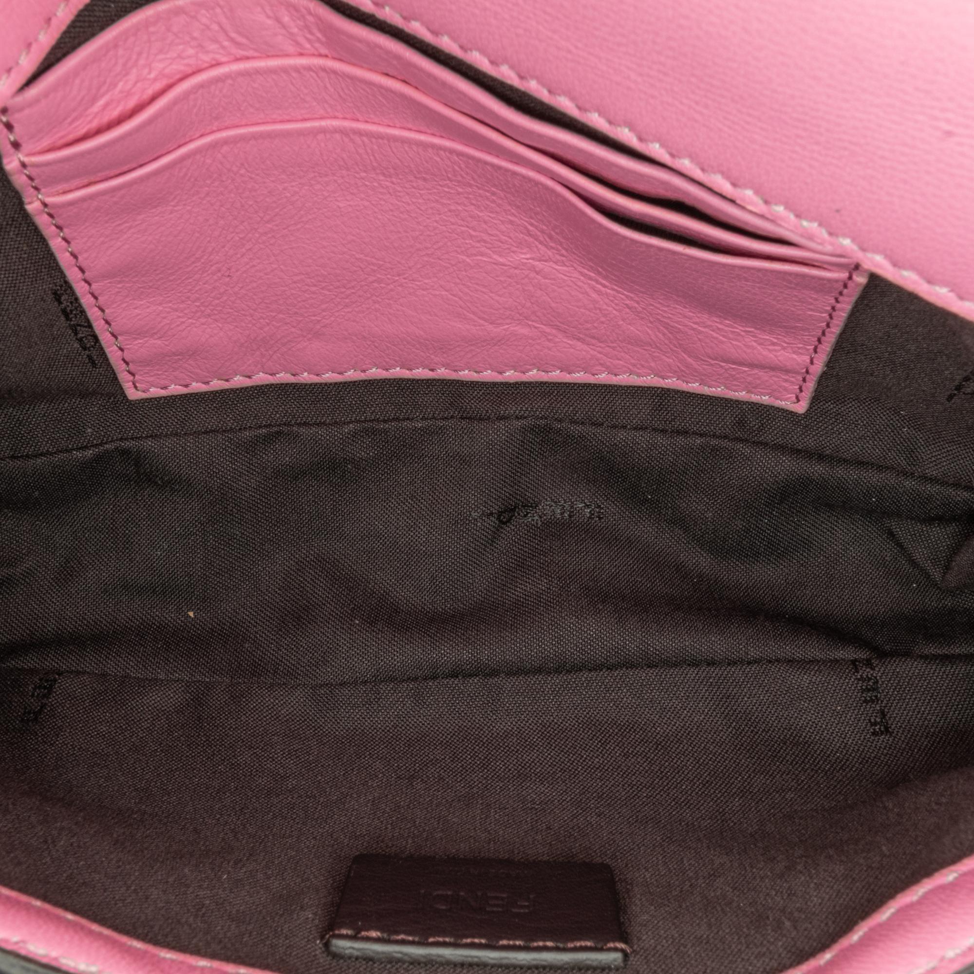 Fendi Mini FF Embossed Baguette (SHG-yfSf04)
