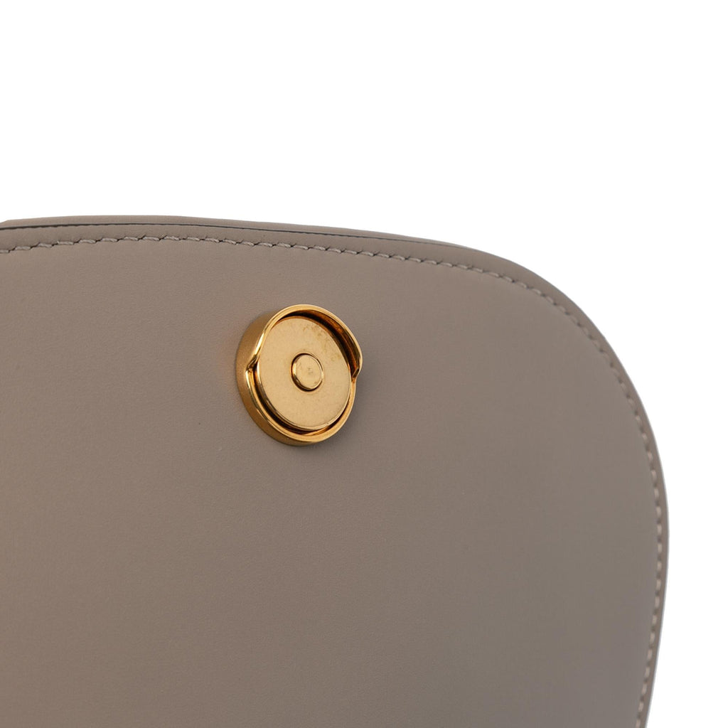 Fendi Mini Leather C’mon Crossbody (SHG-3k4ZWg)