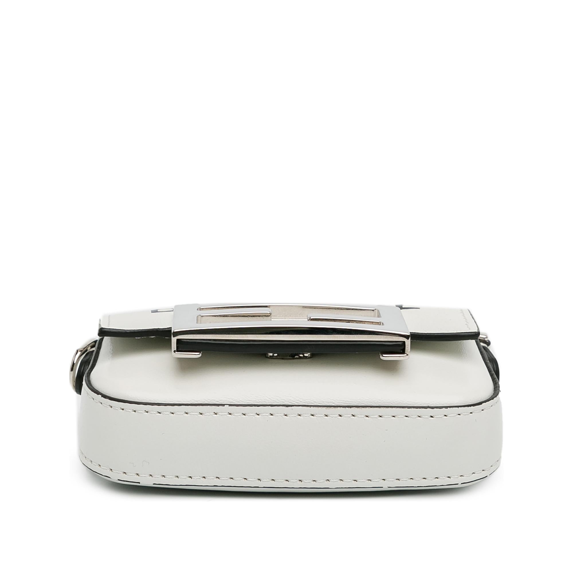 Fendi Nano Baguette Maxi Handle (SHG-795UV5)