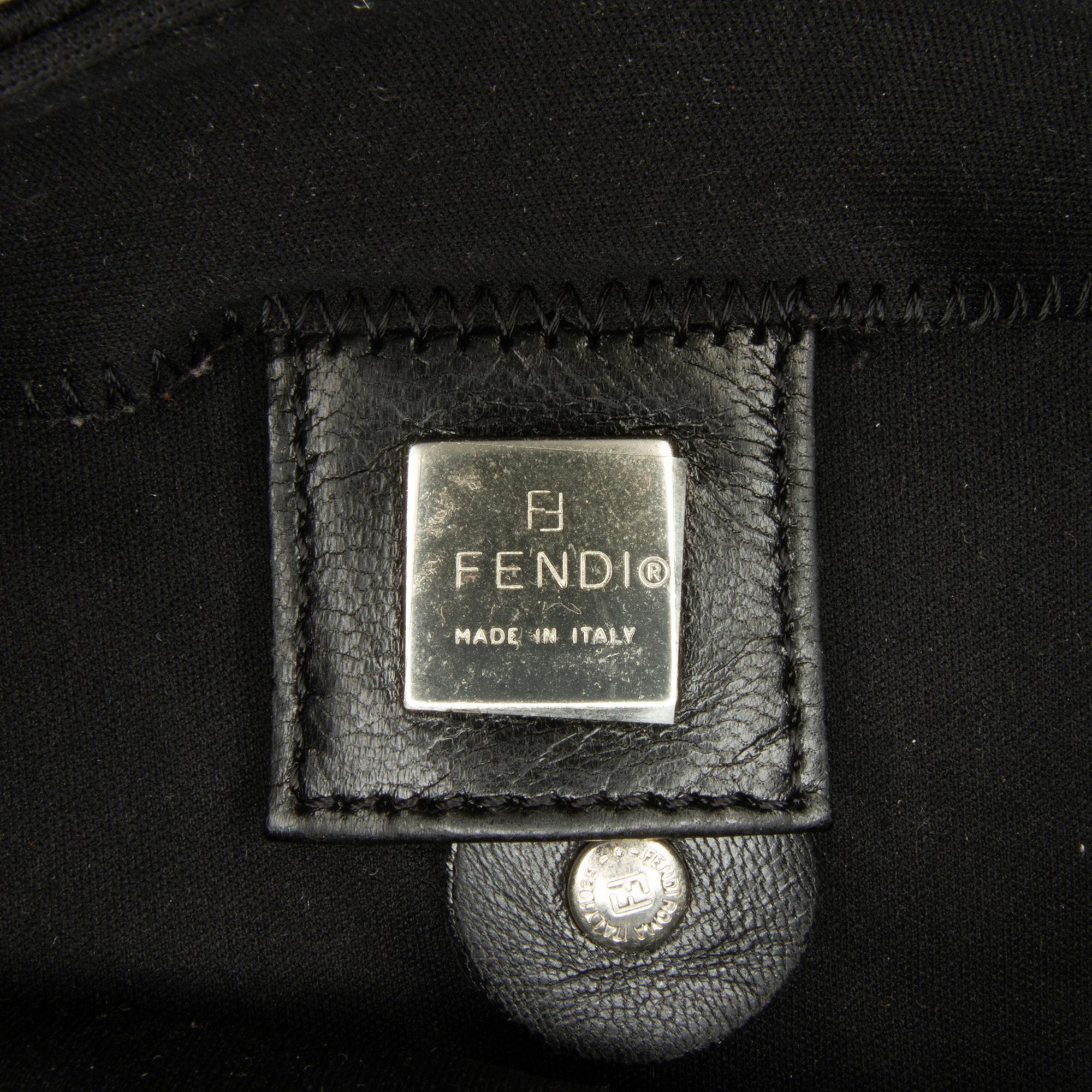 Fendi Neoprene Baguette (SHG-MhsrYj)