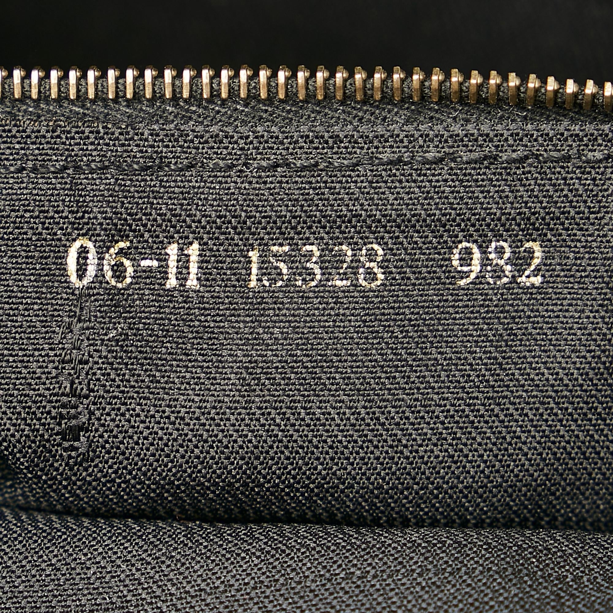 Fendi Nylon Shoulder Bag (SHG-31861)