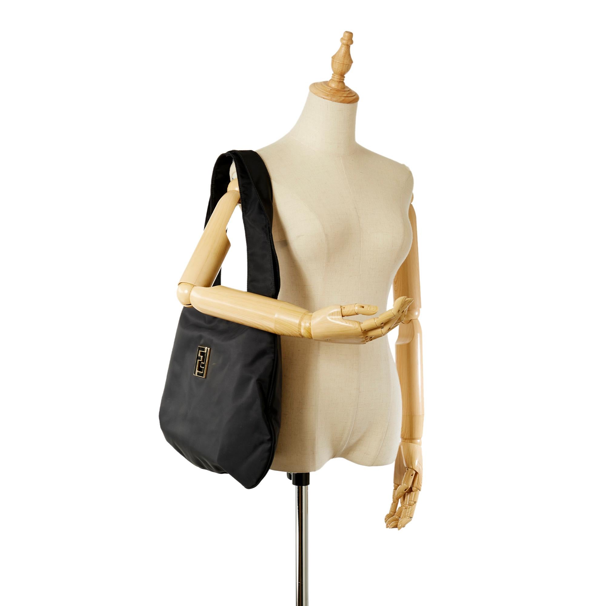 Fendi Nylon Shoulder Bag (SHG-31870)