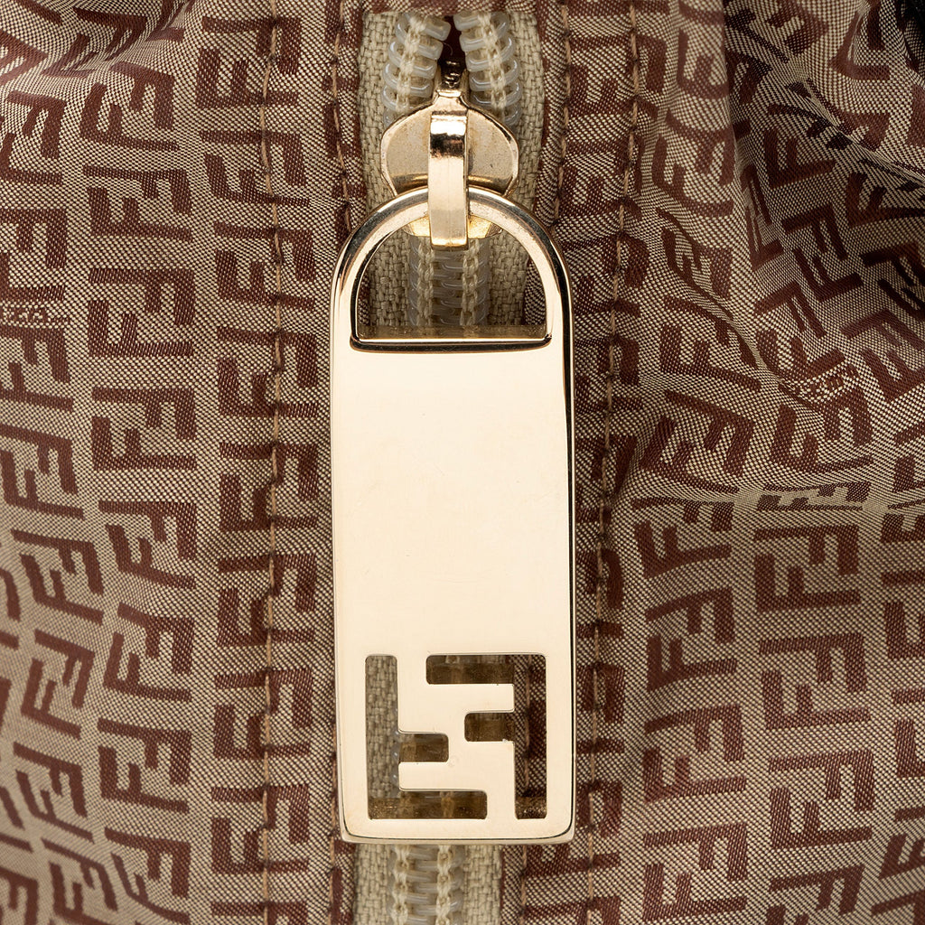 Fendi Nylon Zucchino Messenger (SHF-krqVCN)