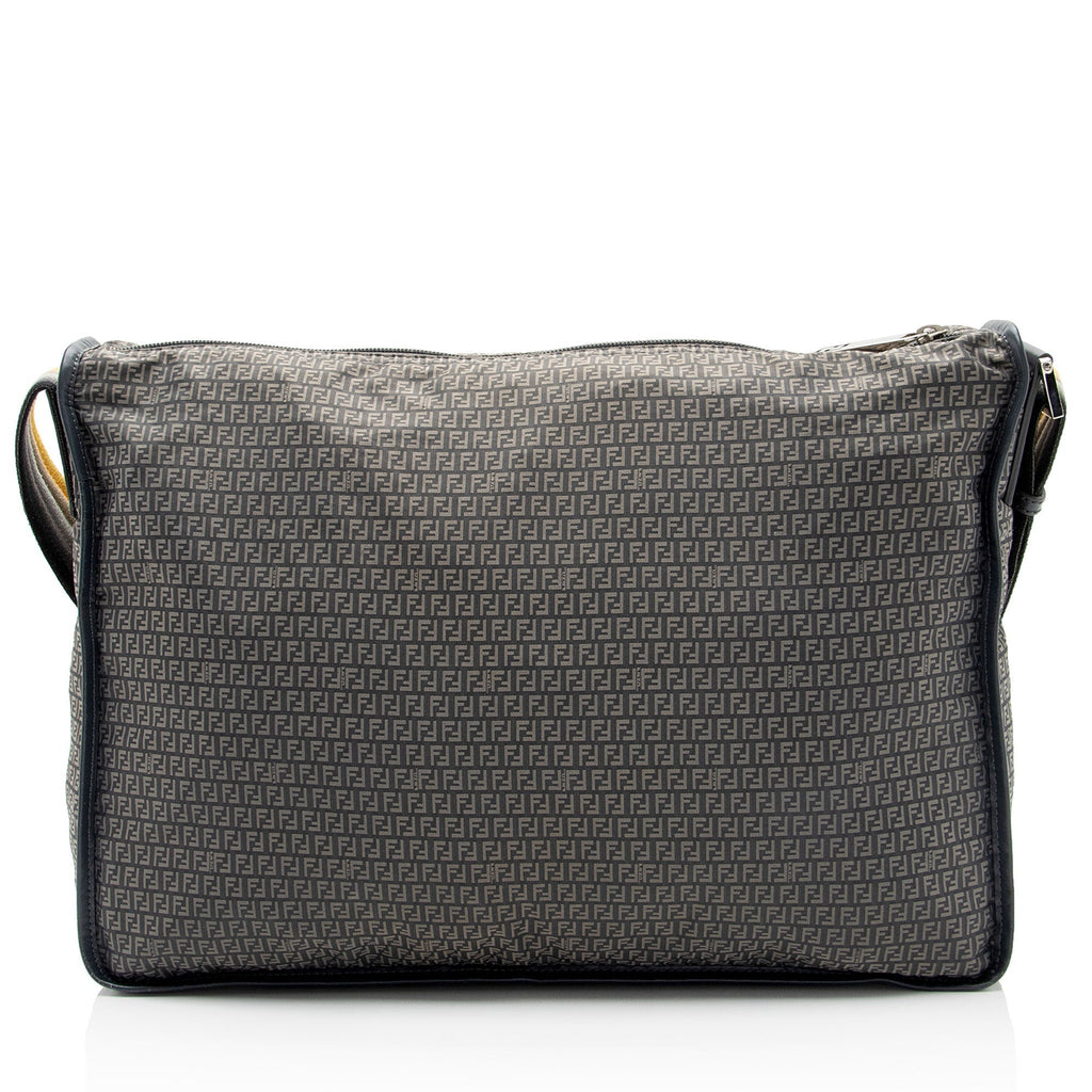 Fendi Nylon Zucchino Messenger (SHF-hFuRrv)