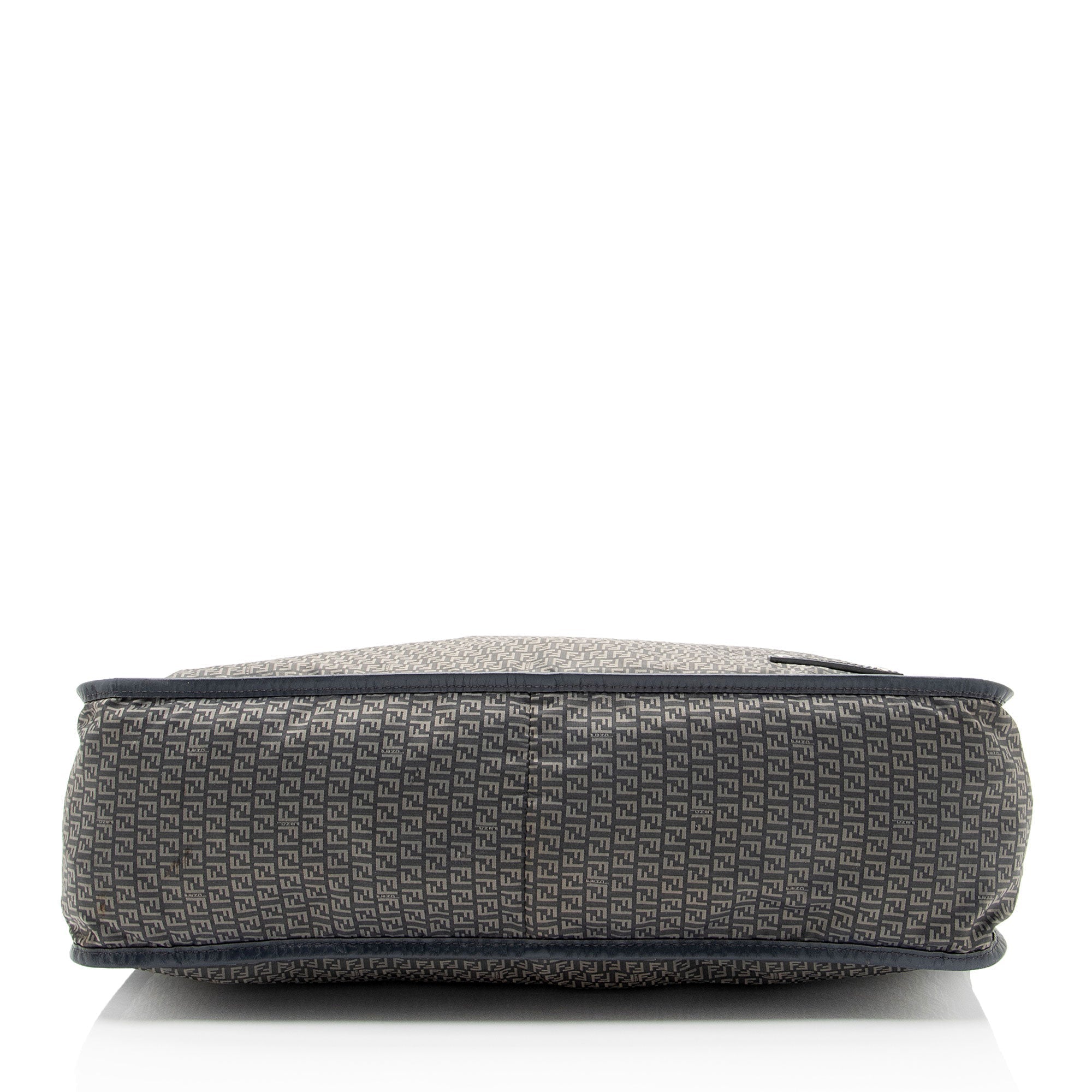Fendi Nylon Zucchino Messenger (SHF-hFuRrv)