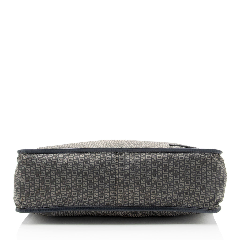 Fendi Nylon Zucchino Messenger (SHF-hFuRrv)