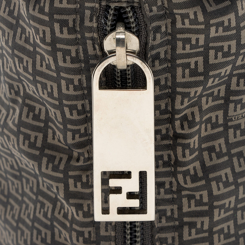 Fendi Nylon Zucchino Messenger (SHF-hFuRrv)