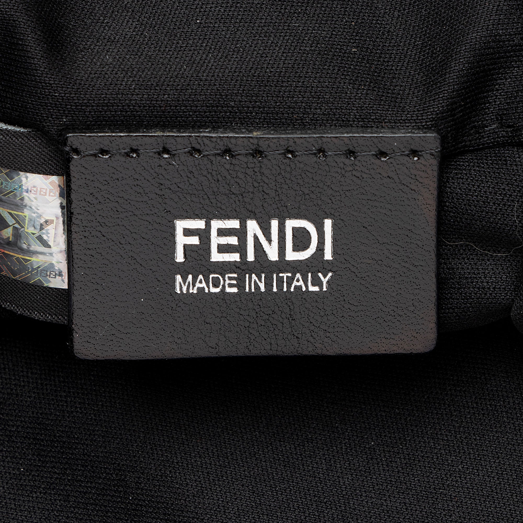 Fendi Nylon Zucchino Messenger (SHF-hFuRrv)