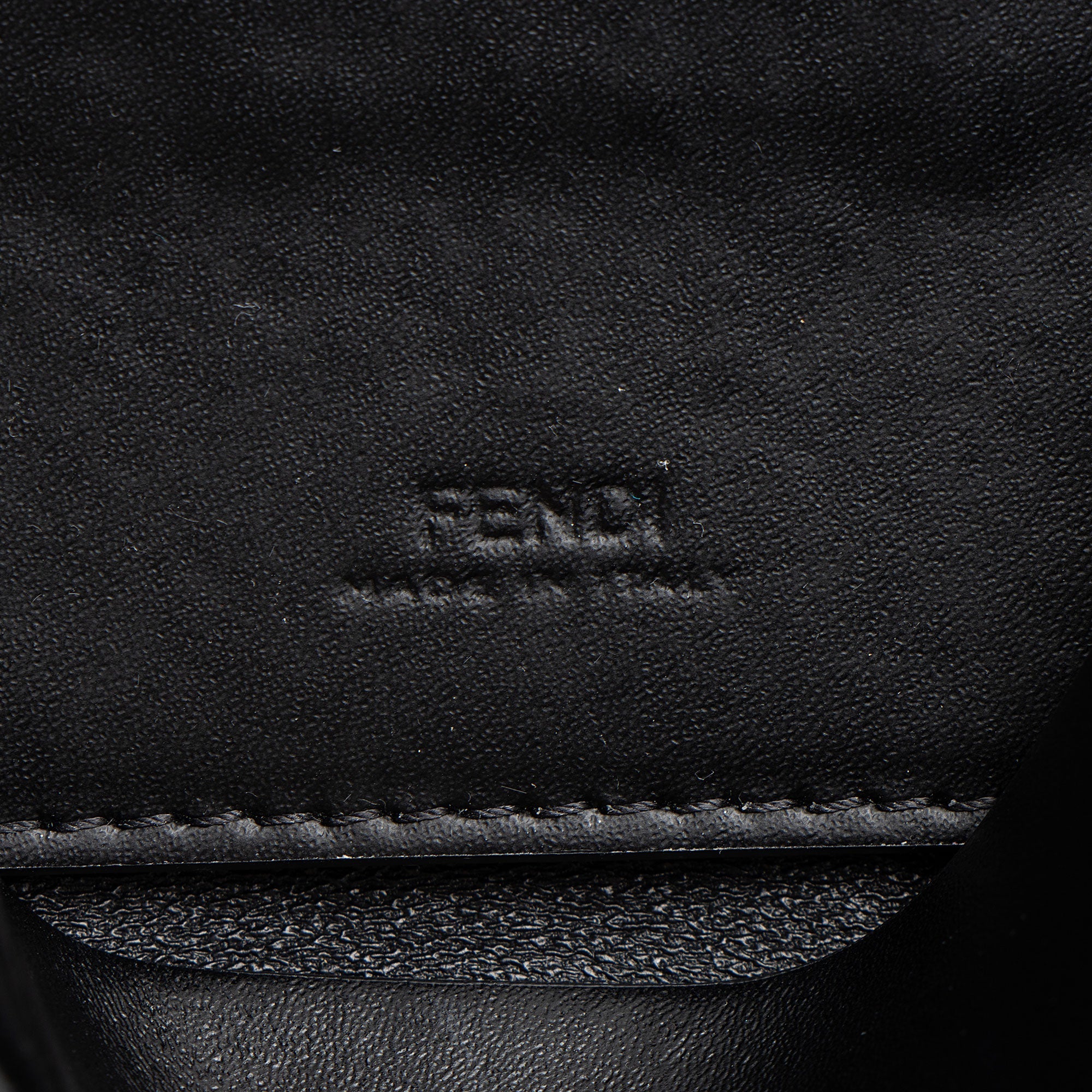 Fendi Patent Leather Liberty Sfumato Phone Baguette (SHF-ObqCTt)