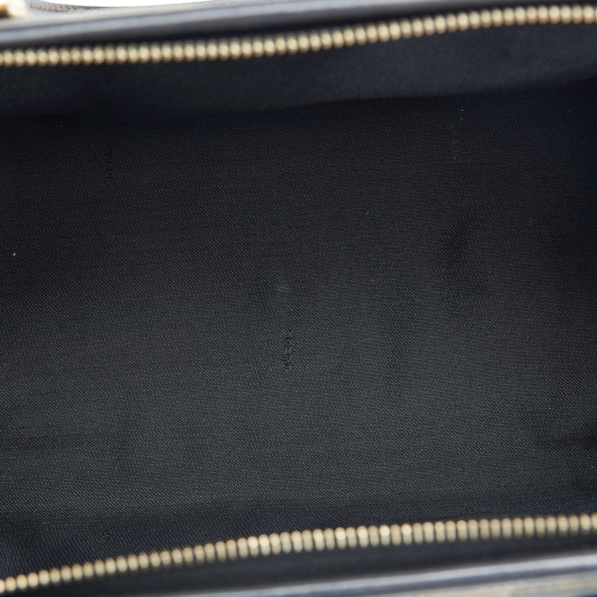 Fendi Pequin Boston Bag (SHG-JOhchg)