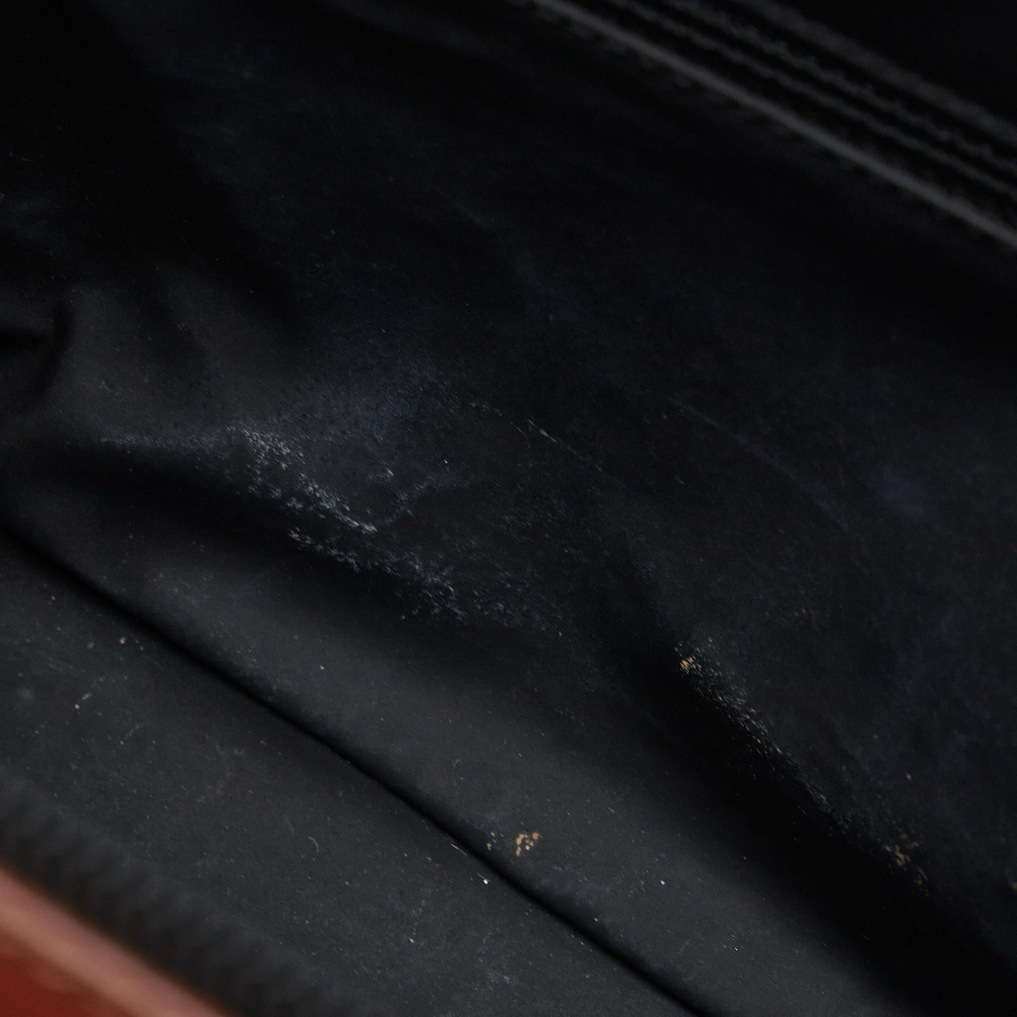Fendi Pequin Clutch Bag (SHG-Xb9CL2)