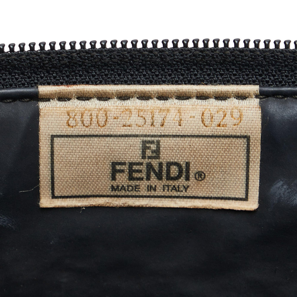 Fendi Pequin Clutch Bag (SHG-Xb9CL2)