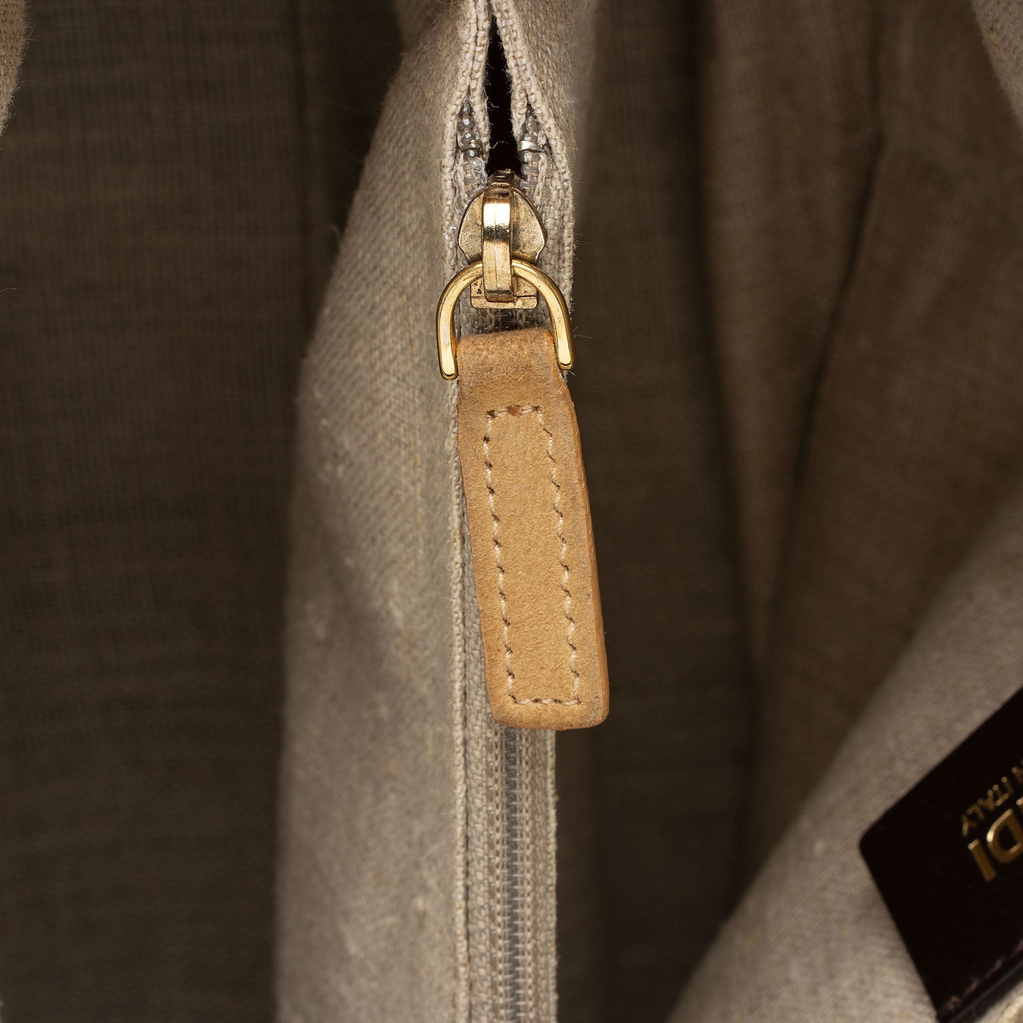 Fendi Pequin Tote (SHF-oFVJ8H)