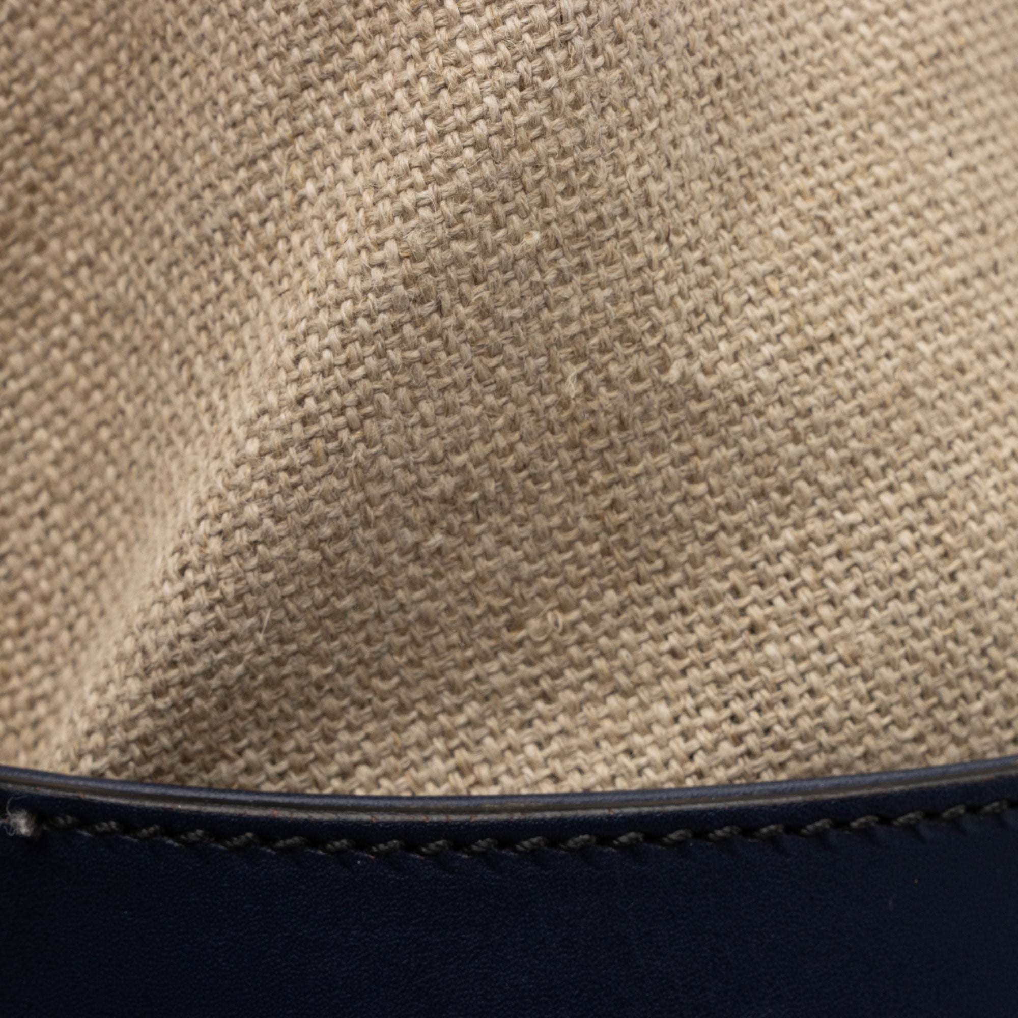 Fendi Perforated Leather B Fab Medium Tote (SHF-9CEMrX)