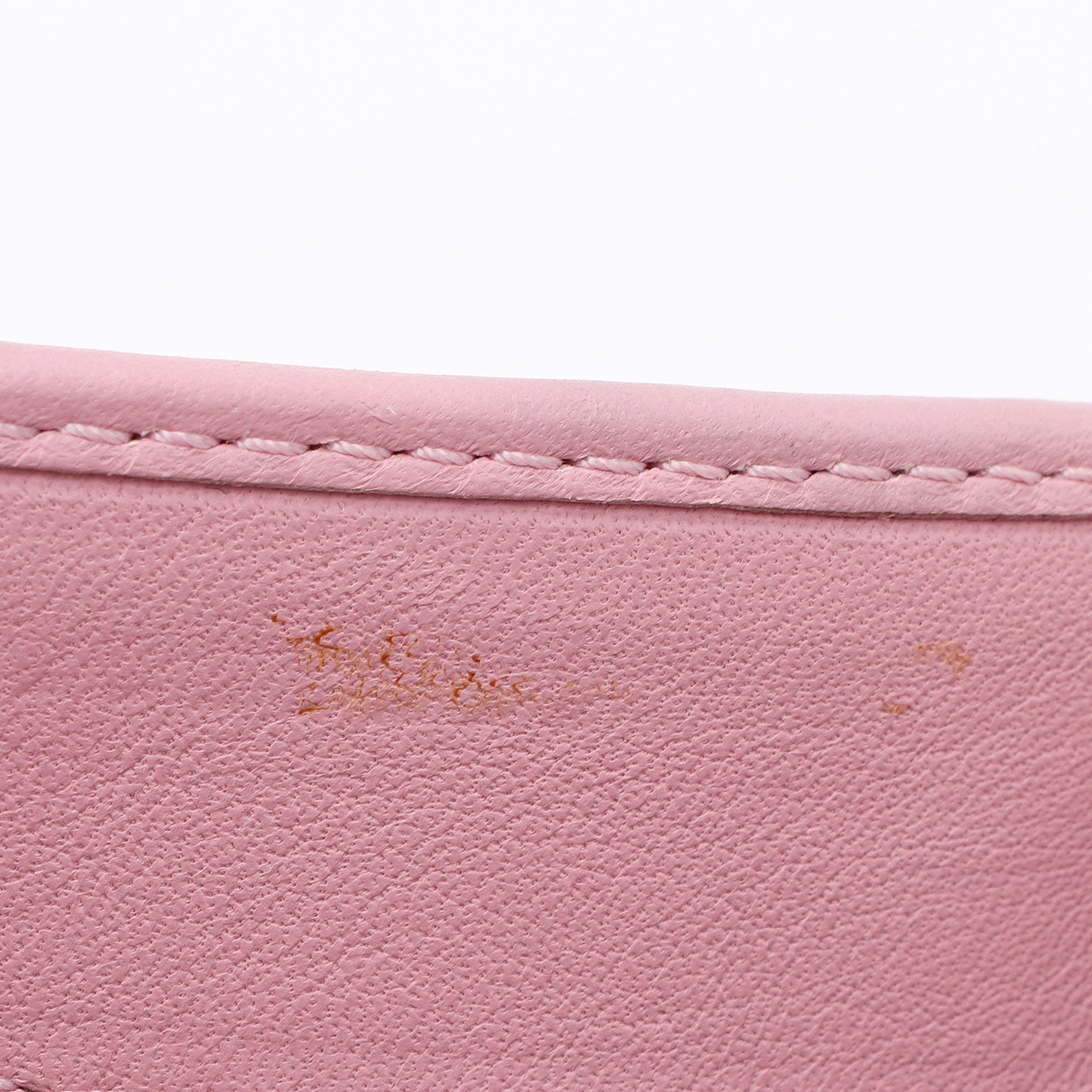Fendi Perforated Leather Compact Wallet (SHF-ahsZFs)