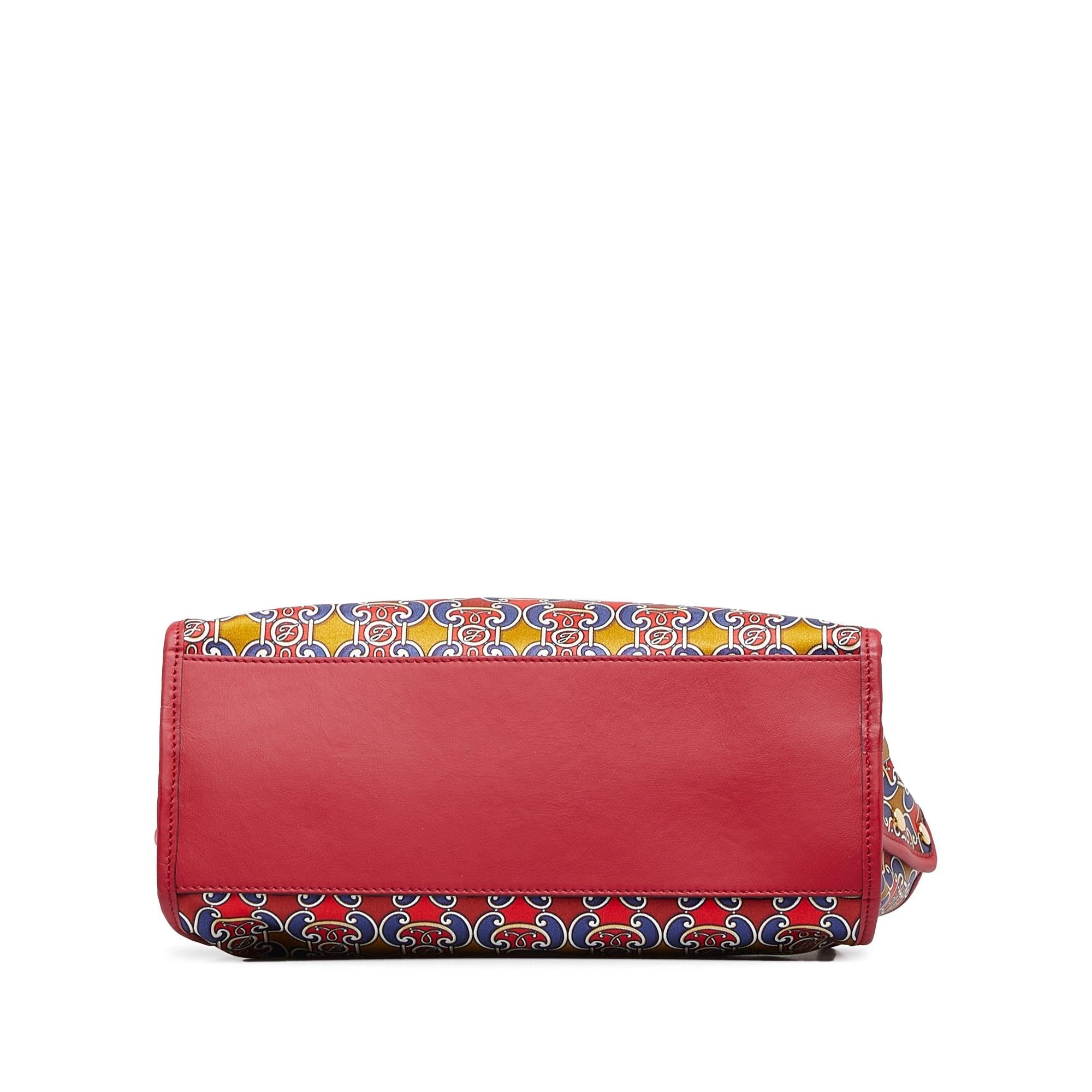Fendi Royale Print Stamp Patch Runaway Handbag (SHG-ssvDBS)