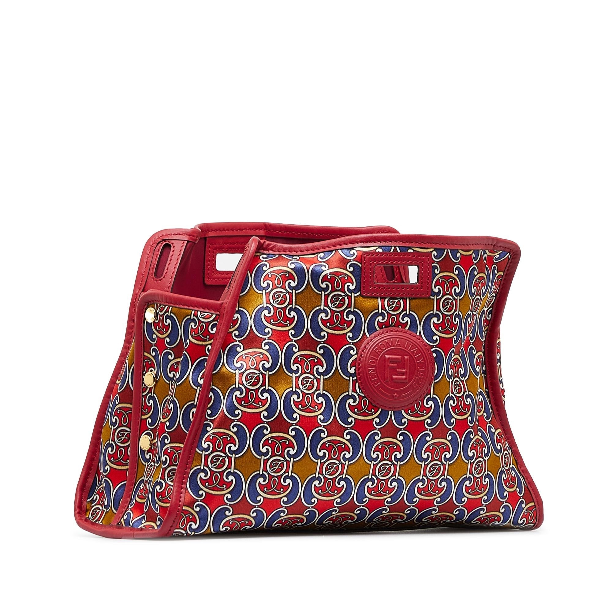 Fendi Royale Print Stamp Patch Runaway Handbag (SHG-ssvDBS)