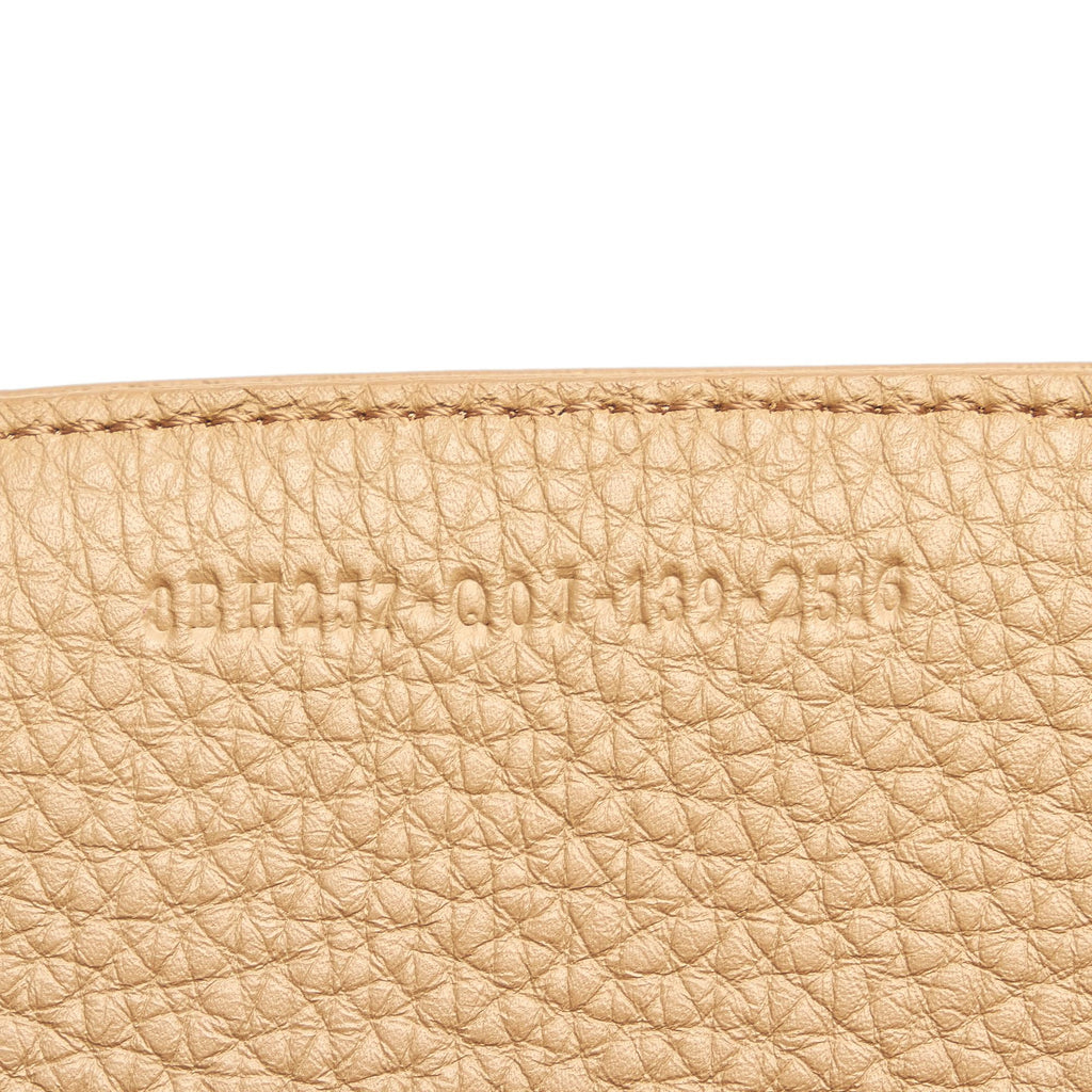 Fendi Selleria Carla Leather Tote Bag (SHG-31919)