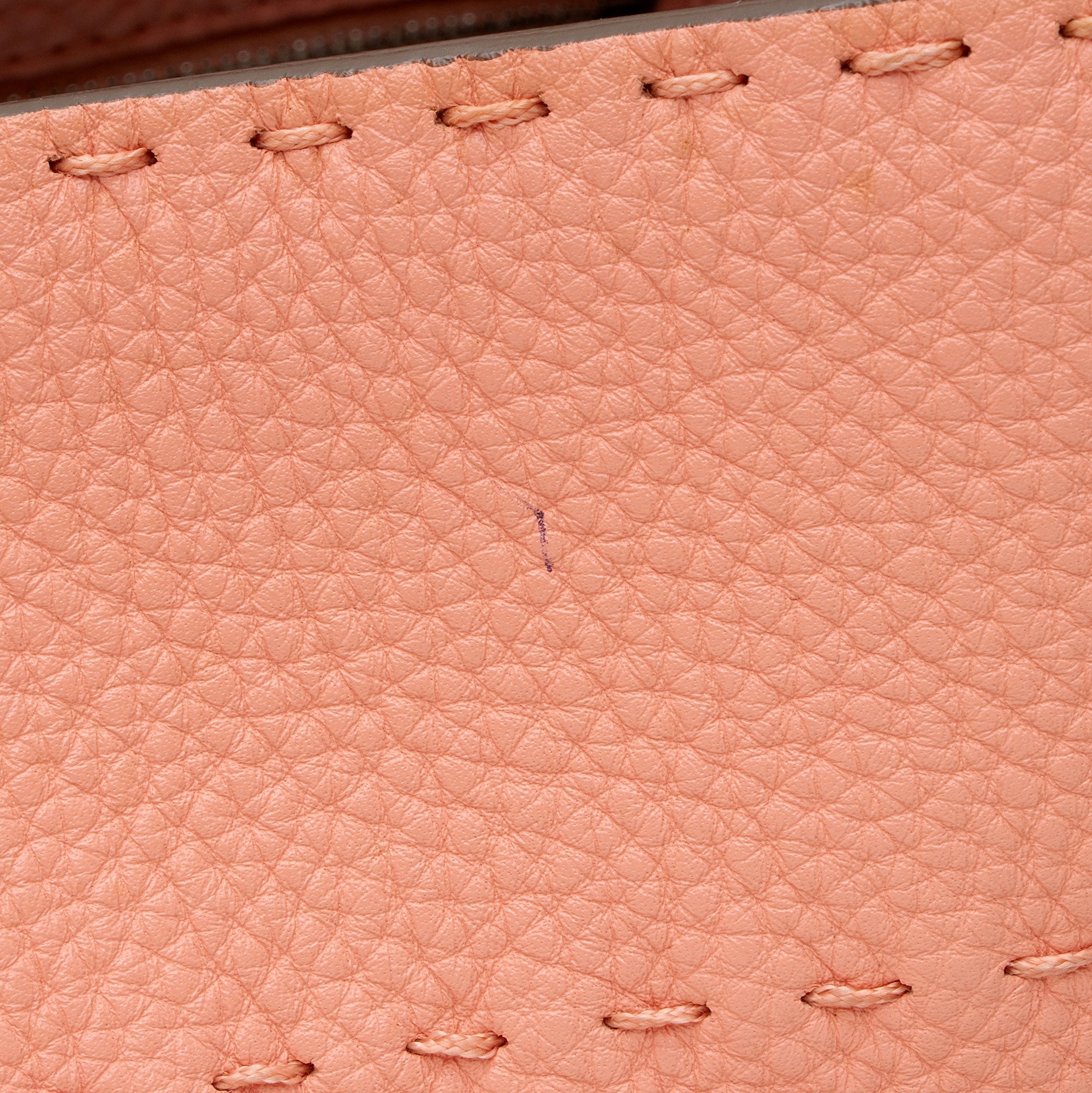 Fendi Selleria Leather Anna Small Bucket Bag (SHF-YoPItu)
