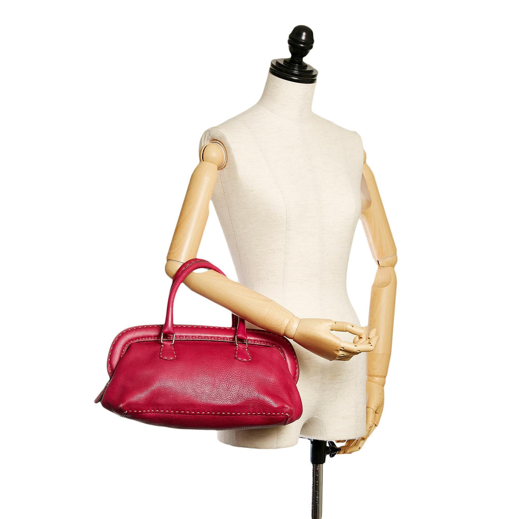 Fendi Selleria Leather Handbag (SHG-ljwxiR)