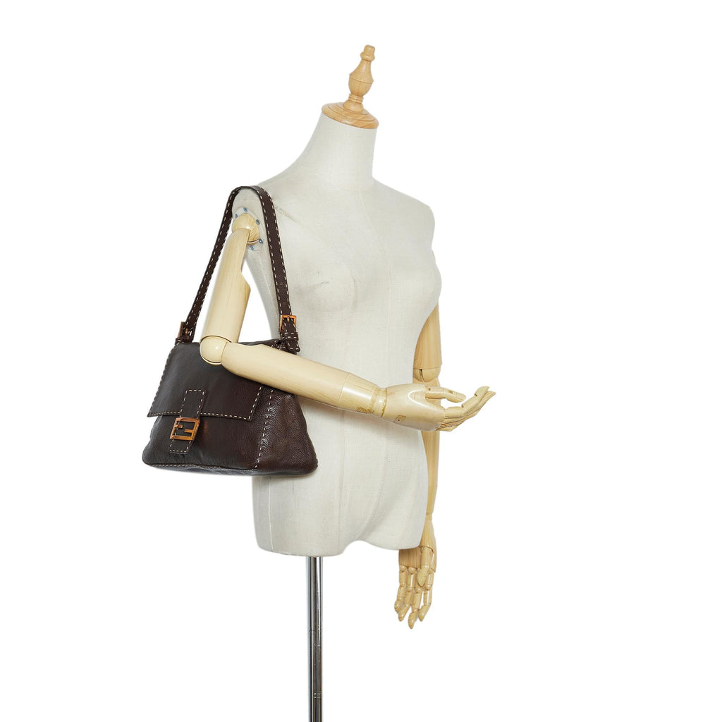 Fendi Selleria Mamma Forever Shoulder Bag (SHG-YFe4hR)