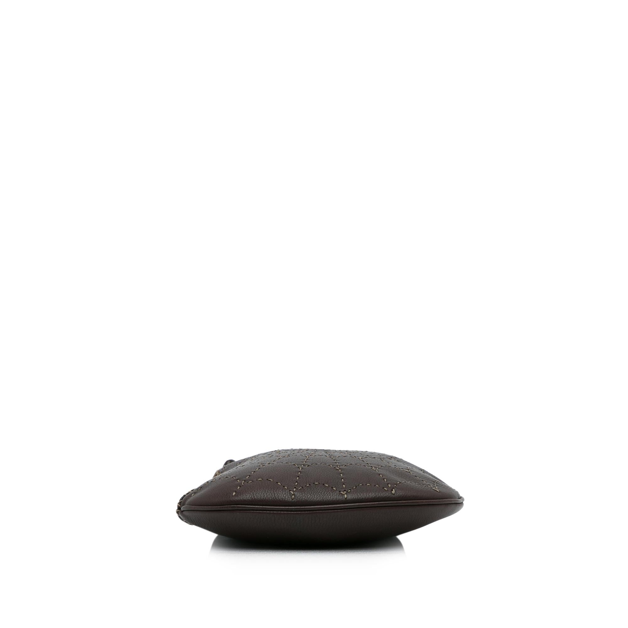 Fendi Selleria Oyster Shoulder Bag (SHG-OrkdVq)