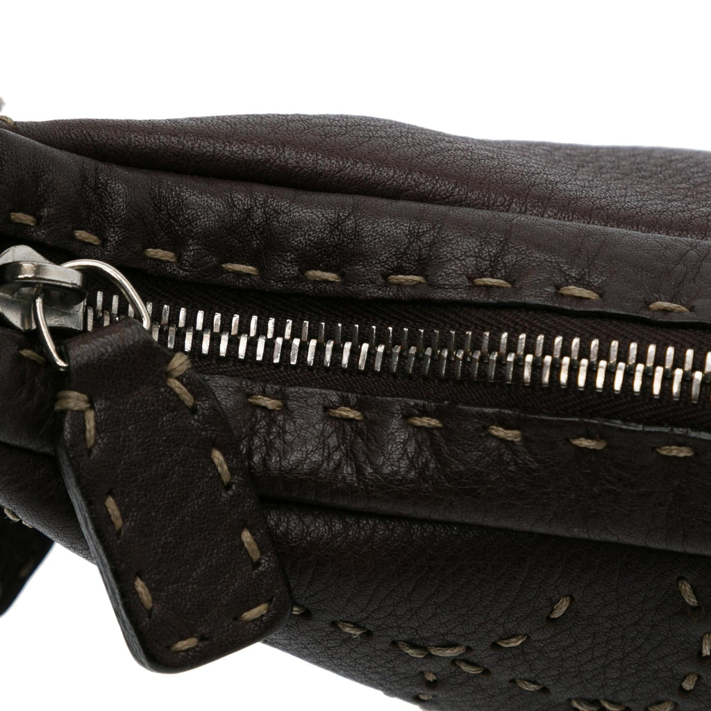 Fendi Selleria Oyster Shoulder Bag (SHG-OrkdVq)