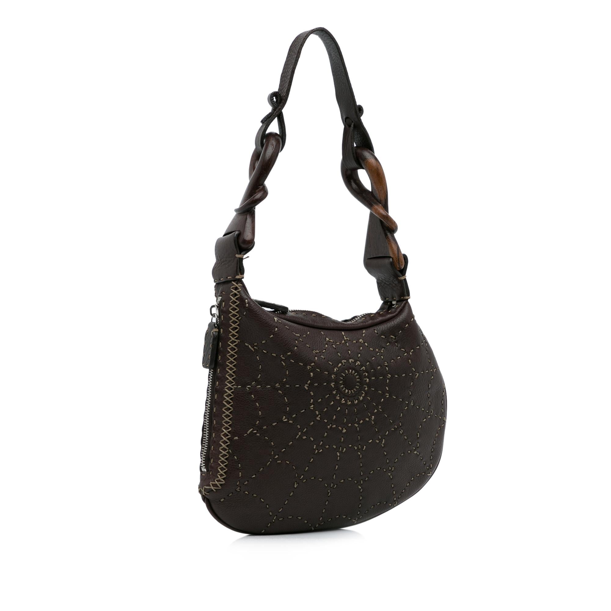 Fendi Selleria Oyster Shoulder Bag (SHG-OrkdVq)
