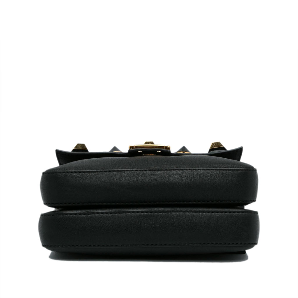 Fendi Studded Micro Baguette (SHG-igMOsg)