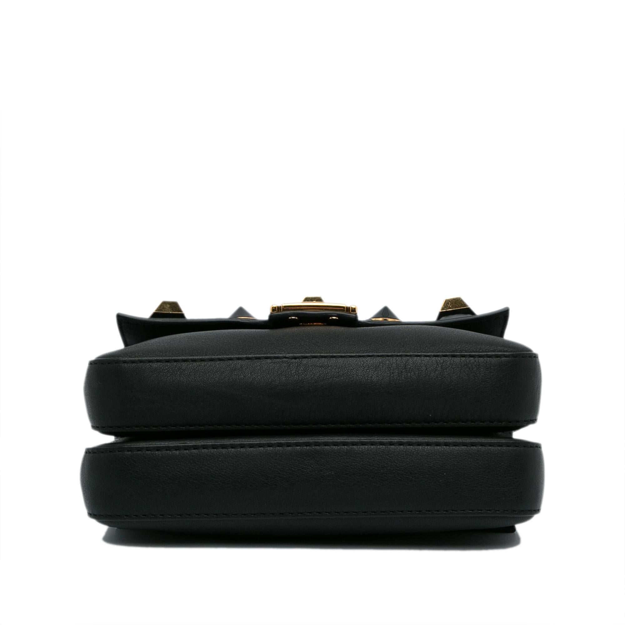 Fendi Studded Micro Baguette (SHG-igMOsg)