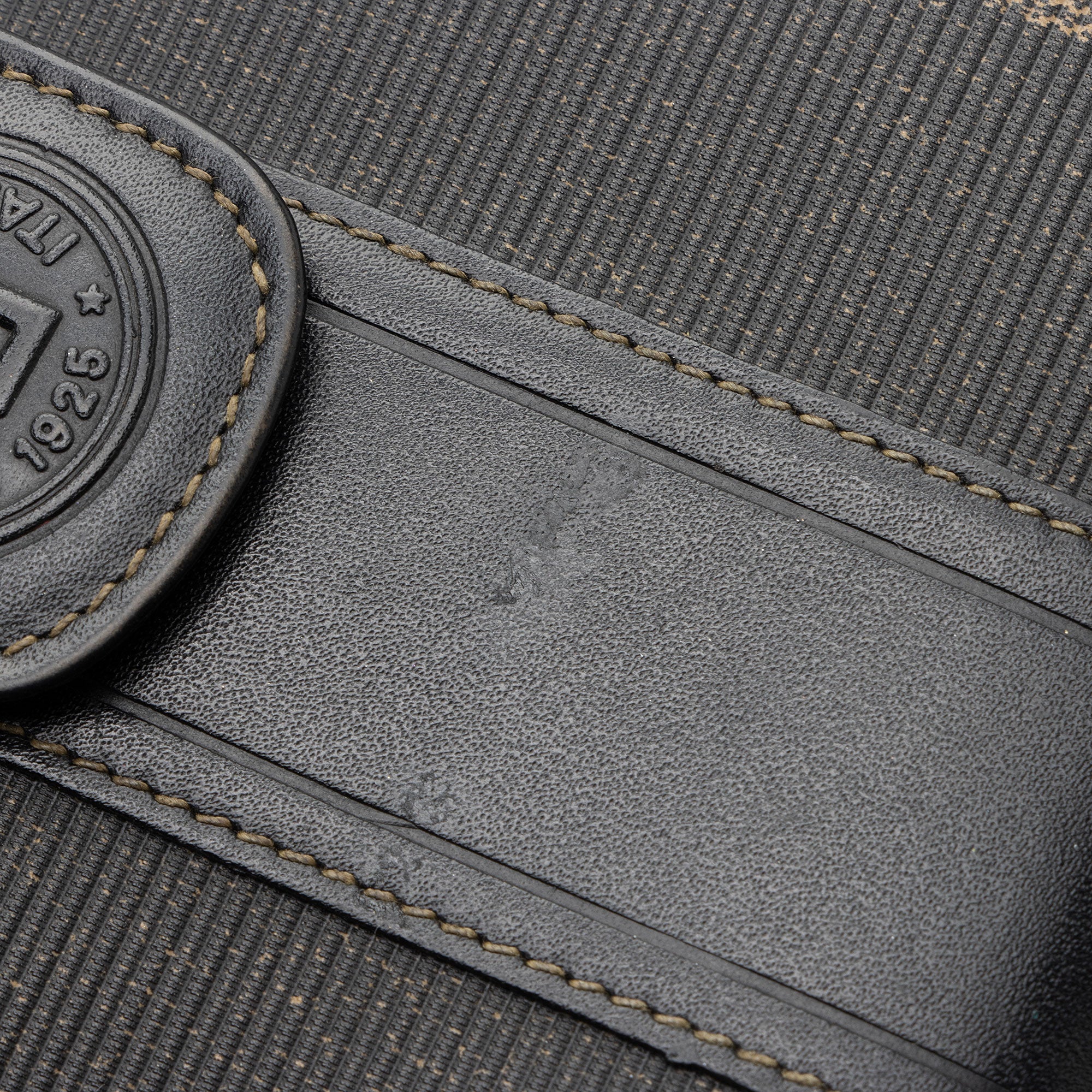 Fendi Vintage Penquin Canvas Flap Wallet (SHF-QiQsoi)