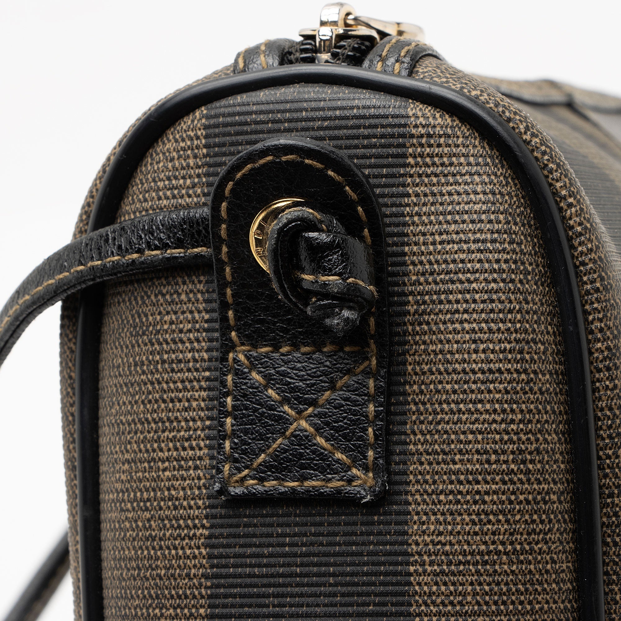 Fendi Vintage Pequin Shoulder Bag (SHF-Xlz5Fc)