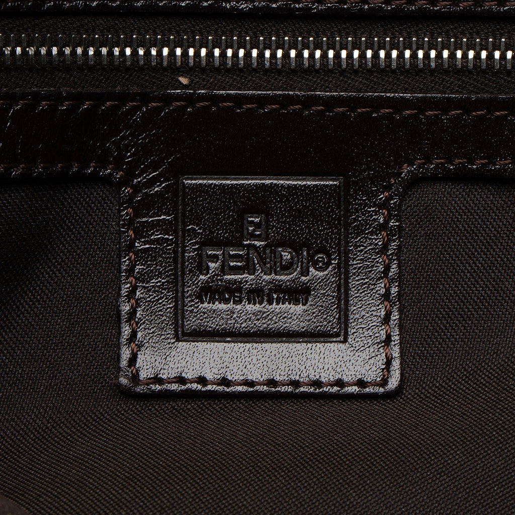 Fendi Vintage Zucca Baguette Shoulder Bag (SHF-I21PGd)
