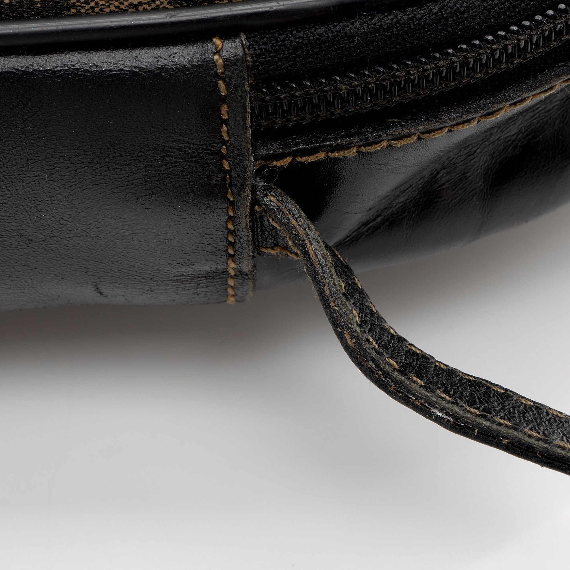 Fendi Vintage Zucca Dome Shoulder Bag (SHF-mIFD80)